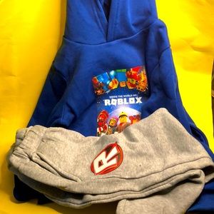 ROBLOX BLUE SWEATSHIRT